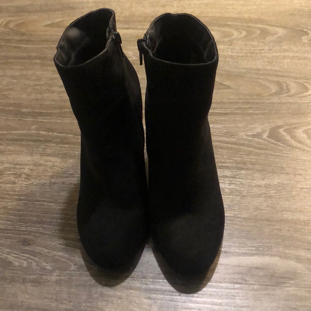 Report booties